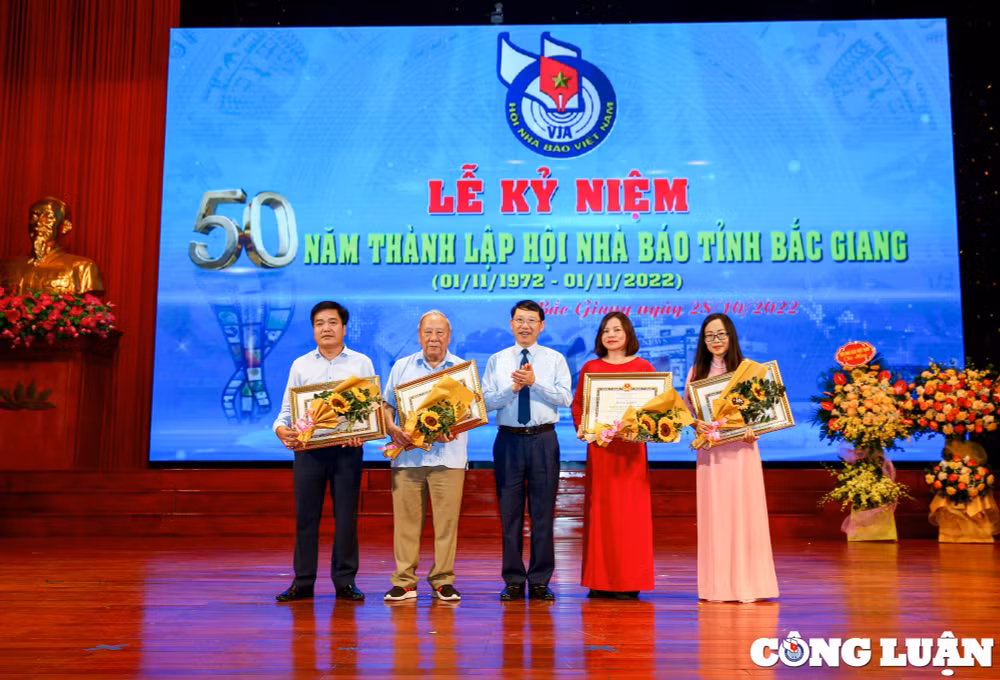 50 nam hoi nha bao bac giang phat trien toan dien khang dinh thuong hieu bao chi bac giang hinh 9