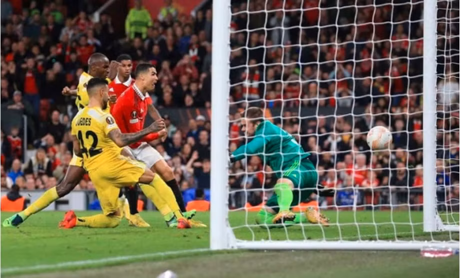 ronaldo toa sang mu thang dam tai uefa euro league hinh 4