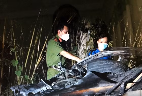 nghi vo ngoai tinh chong mua xang dot xe o to cua tinh dich hinh 2