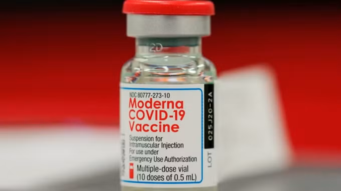 fda my khuyen tiem bo sung vaccine cua moderna cho nguoi co nguy co cao hinh 1
