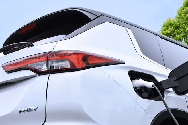 lo dien thiet ke mitsubishi outlander phev 2023 truoc ngay ra mat hinh 5