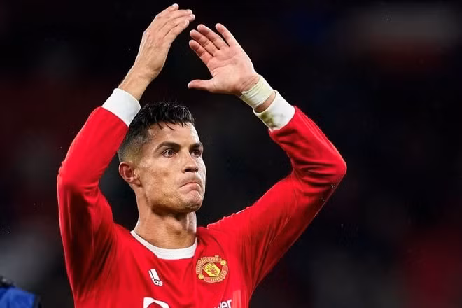 cristiano ronaldo dung truoc cot moc lich su o tran doi dau voi leicester city hinh 1