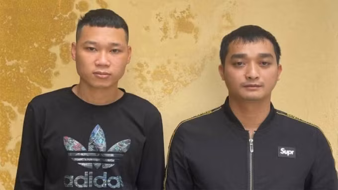 bat qua tang nhom nam nu to chuc tiec ma tuy trong quan karaoke hinh 1