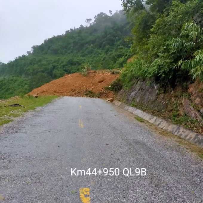 nhung tuyen duong nao tai quang binh bi ngap sat lo do mua lon hinh 4