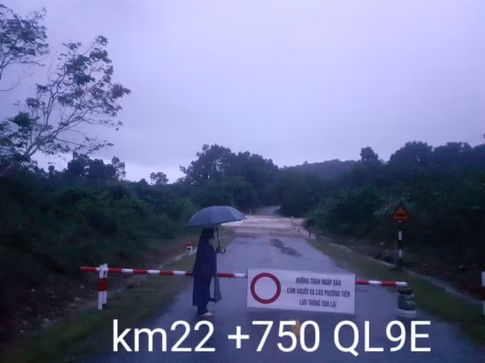nhung tuyen duong nao tai quang binh bi ngap sat lo do mua lon hinh 8