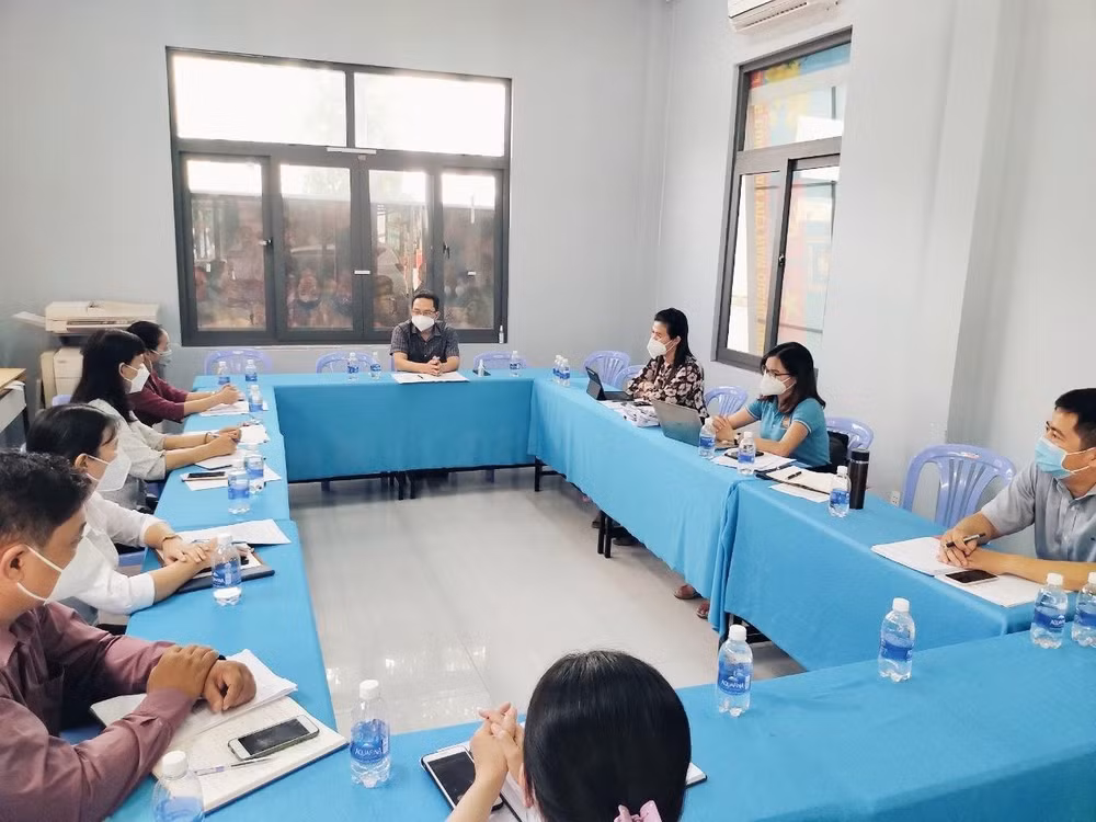 huyen hoc mon tp hcm bao cao nhieu to truong to pho xin nghi viec vi ap luc hinh 1