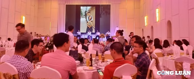 tphcm an com phai len lut dam cuoi thi cong khai hinh 2
