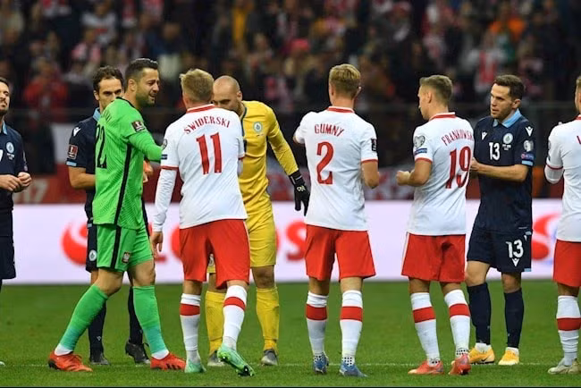chia tay doi tuyen ba lan lukasz fabianski da nhan duoc man tri an vo cung xuc dong hinh 3