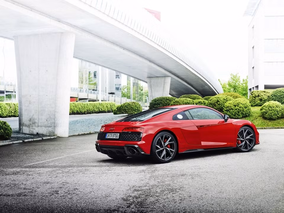kham pha mau xe audi r8 v10 performance 2022 so huu dong co v10 manh 562 ma luc hinh 2