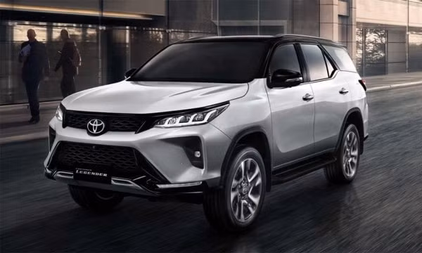 toyota fortuner 2021 facelift them trang bi tien nghi va tinh nang an toan hinh 1