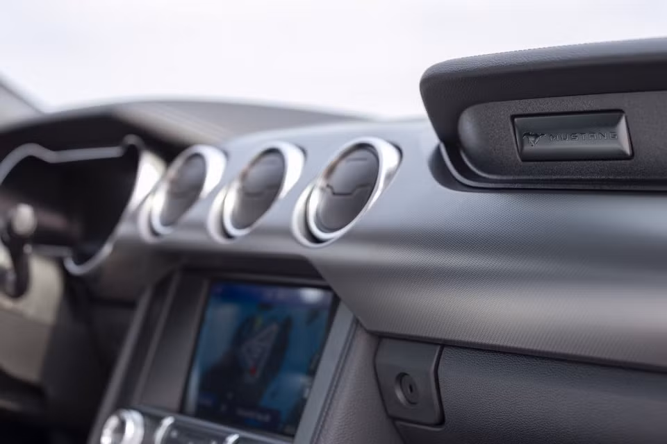 chiem nguong mau xe ford mustang 2022 phien ban california special hinh 10