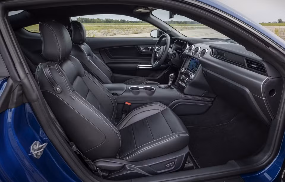 chiem nguong mau xe ford mustang 2022 phien ban california special hinh 8