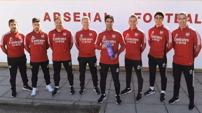 vuot qua pep guardiola mikel arteta doat giai hlv hay nhat thang 9 tai ngoai hang anh hinh 1