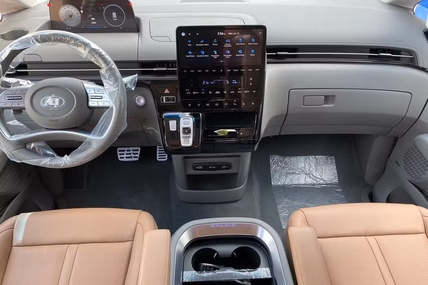 hyundai staria duoc cai tien thanh xe buyt cho hoc sinh hinh 6