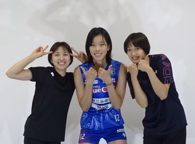 thanh thuy ra mat pfu bluecats tai ngo cac dong doi cu tai clb moi hinh 3