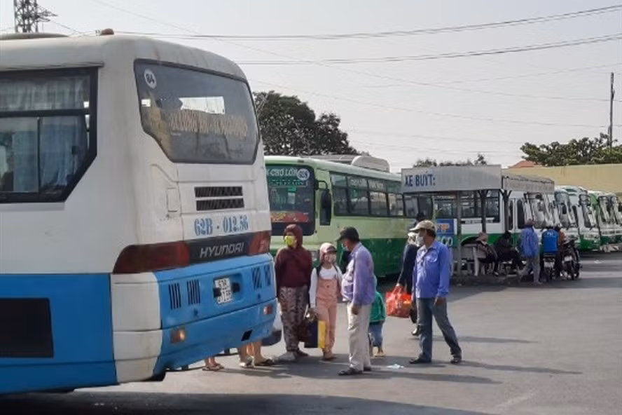 long an khoi phuc van tai hanh khach noi tinh tu 13 10 hinh 1