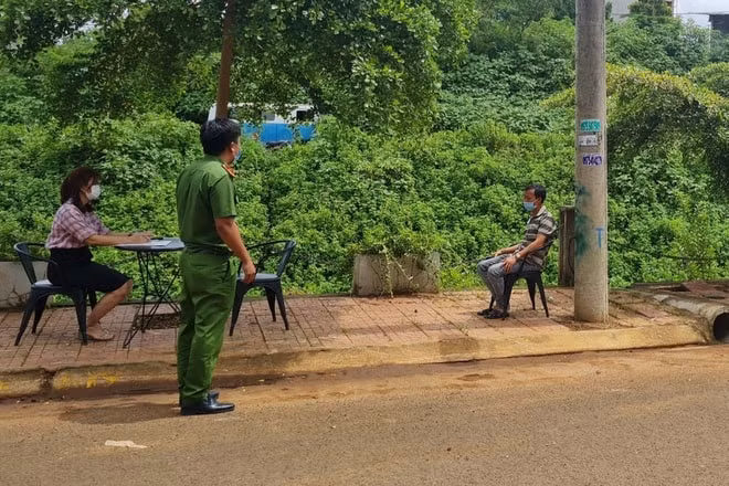 gia lai tu cach ly tai nha nghi khong khai bao y te nguoi dan ong bi phat 75 trieu dong hinh 1