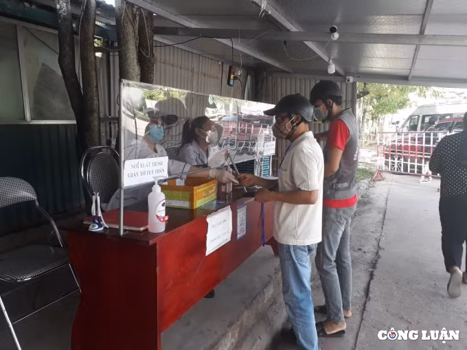 quang ninh ban hanh quy dinh moi doi voi nguoi dan ra vao dia ban tinh hinh 2