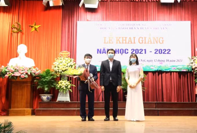 hoc vien bao chi va tuyen truyen long trong to chuc le khai giang nam hoc moi 2021 2022 hinh 8