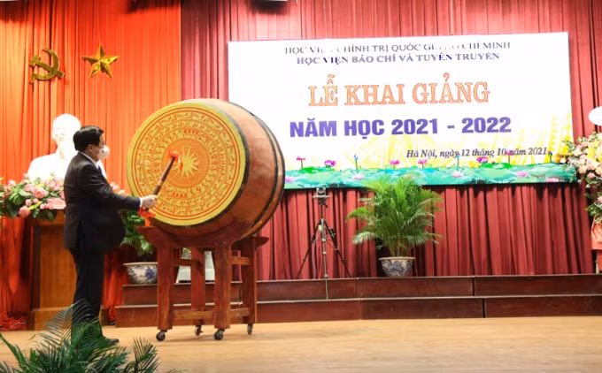 hoc vien bao chi va tuyen truyen long trong to chuc le khai giang nam hoc moi 2021 2022 hinh 6