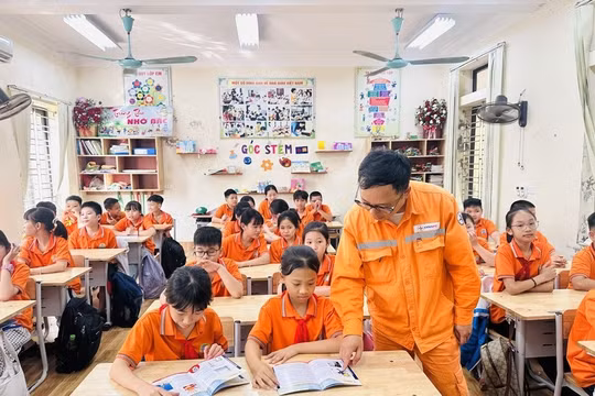 Ninh Bình tăng cường tuyên truyền sử dụng điện tiết kiệm, hiệu quả trong mùa nắng nóng