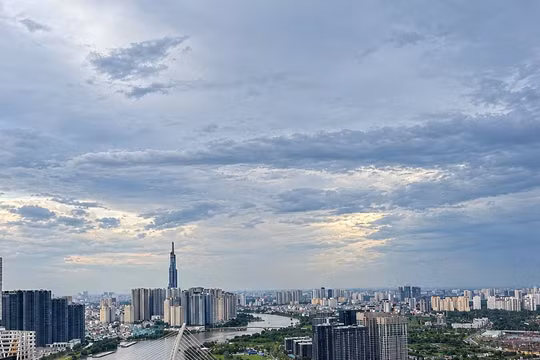 Dự báo thời tiết ngày 24/10: TP HCM có nắng mạnh, giảm mưa