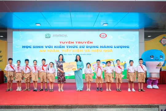 Tuyên truyền học sinh với kiến thức sử dụng năng lượng an toàn, tiết kiệm và hiệu quả