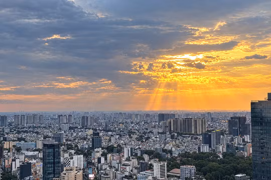 Dự báo thời tiết ngày 17/10: TP.HCM nắng gián đoạn, chiều và tối có mưa