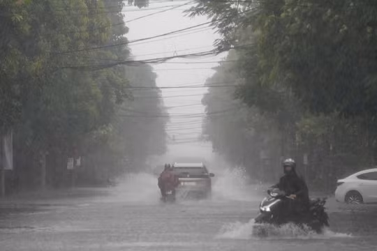 Dự báo thời tiết ngày 7/10: Nam Bộ gia tăng mưa diện rộng