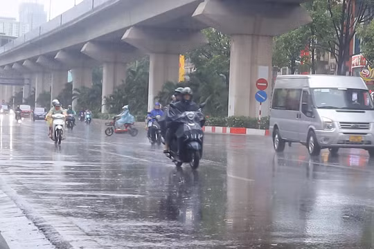 Dự báo thời tiết ngày 15/7: TP HCM dịu mát, mưa nhiều về chiều