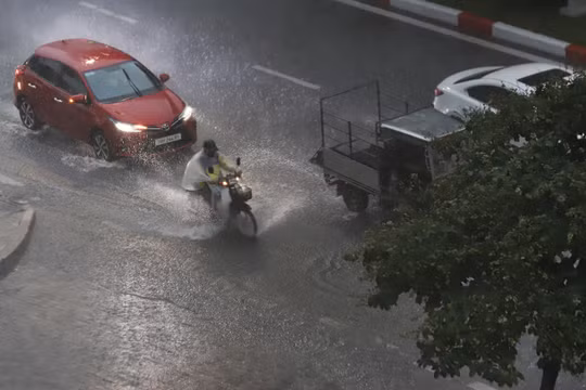Dự báo thời tiết ngày 16/9: Hà Nội, Phú Thọ, Hưng Yên có mưa rất to