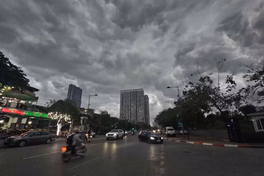Dự báo thời tiết ngày 18/8: Hà Nội và TP.HCM đón mưa lớn diện rộng
