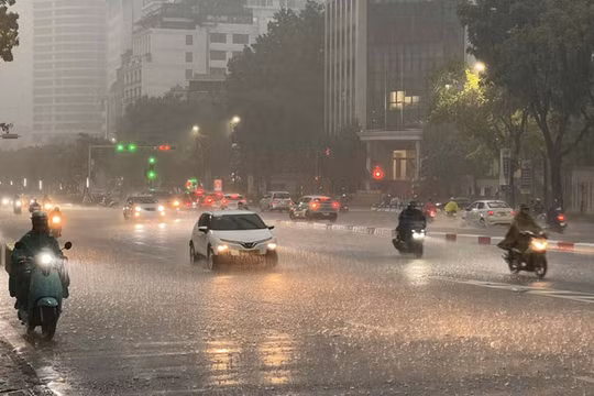 Dự báo thời tiết ngày 26/6: Miền Bắc giảm nắng nóng, mưa dông diện rộng