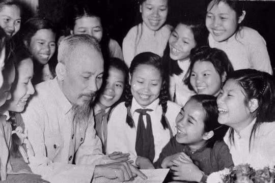 Bác Hồ - một tình yêu bao la với đất nước, nhân dân