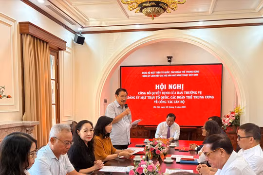 Công bố Quyết định của Ban Thường vụ Đảng ủy Mặt trận Tổ quốc, các đoàn thể Trung ương về công tác cán bộ đối với Bí thư Đảng ủy Liên hiệp các hội VHNT Việt Nam nhiệm kỳ 2025-2030 