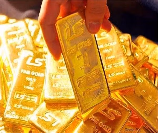 Giá vàng SJC đồng loạt đảo chiều tăng mạnh ở mức 56,5 triệu đồng/lượng vào chiều qua và sáng nay. Ảnh minh họa.