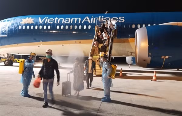 Máy bay của Vietnam Airlines đưa công dân Việt Nam về nước. Ảnh minh họa