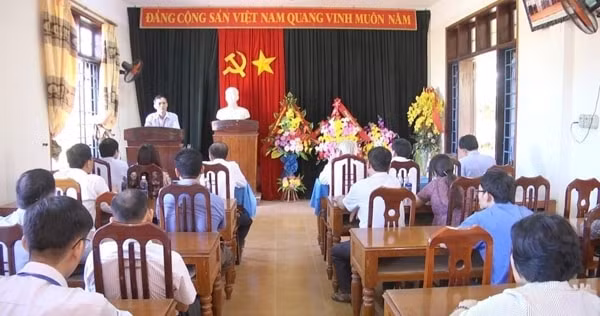 Huyện ủy Vĩnh Linh công bố quyết định kỷ luật ông Trần Hữu Dực