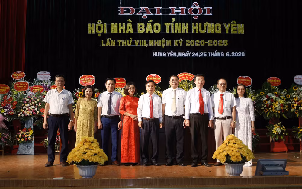 Đại hội đã bầu ra BCH Hội Nhà báo tỉnh lần thứ VIII, nhiệm kỳ 2020 - 2025 gồm 9 đồng chí.