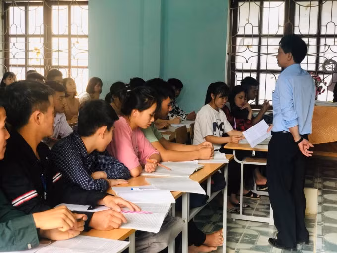 Tiết học đặc biệt của người thầy - nhà báo Trần Bình Tám