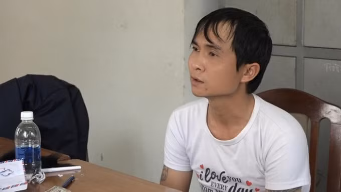 Nghi phạm hiếp dâm bé gái 9 tuổi ở nghĩa trang bị bắt. Ảnh G.H