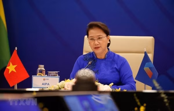Chủ tịch Quốc hội Nguyễn Thị Kim Ngân, Chủ tịch Hội đồng Liên Nghị viện ASEAN (AIPA) lần thứ 41 phát biểu tại phiên đối thoại, chiều 26/6. Ảnh: TTXVN