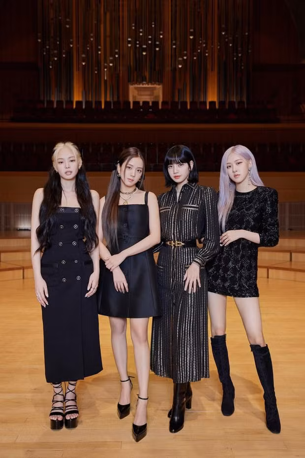 Tạo hình của BLACKPINK đang là chủ đề nóng trên mạng xã hội