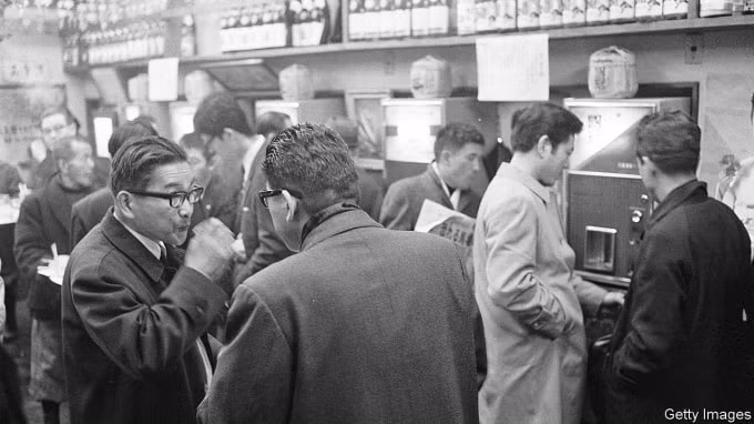 Nhiều công ty tại Nhật vẫn đề cao việc gặp mặt trực tiếp. Ảnh: Getty