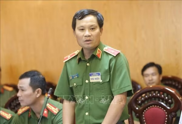 Thiếu tướng Trần Ngọc Hà, Cục trưởng Cục Cảnh sát Hình sự trả lời các câu hỏi của phóng viên. Ảnh: TTXVN