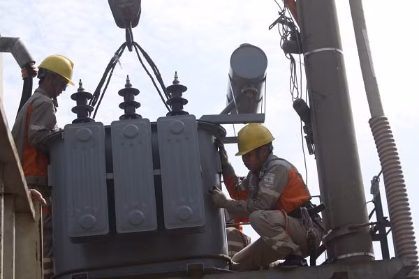 Đảm bảo cấp điện an toàn, ổn định mùa nắng nóng.