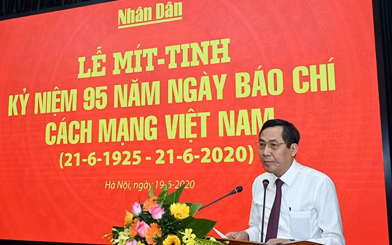 Tổng Biên tập Thuận Hữu phát biểu tại buổi lễ(ảnh: baonhandan).