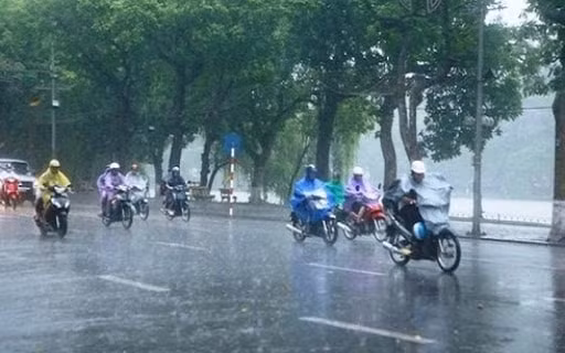 Xuất hiện mưa dông về đêm, ngày mai miền Bắc hạ nhiệt. Ảnh: TL.