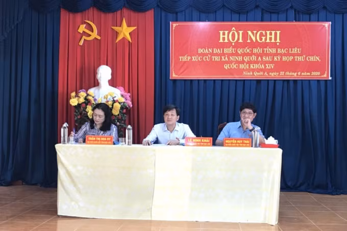 Tổng Thanh tra Chính phủ Lê Minh Khái cùng Đoàn đại biểu Quốc hội tỉnh Bạc Liêu tại buổi tiếp xúc cử tri - Ảnh: Minh Luân