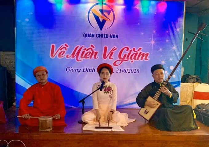 Về miền ví giặm - Cuộc gặp gỡ văn chương của những cây viết Nghệ An - Hà Tĩnh.